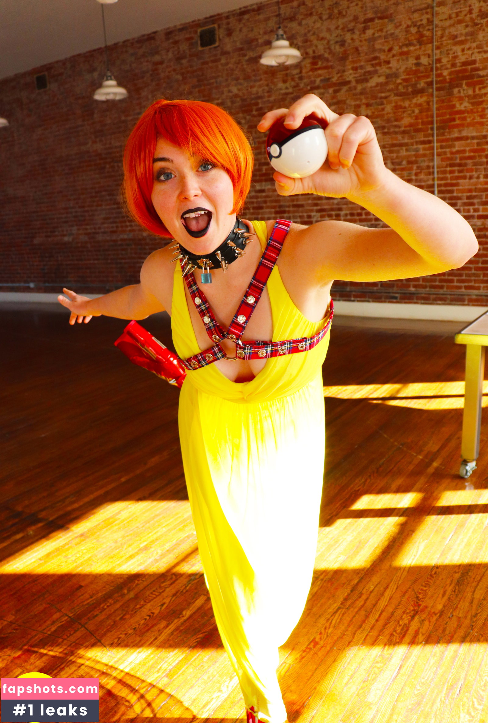 Grace Charis gallery photo #3459
