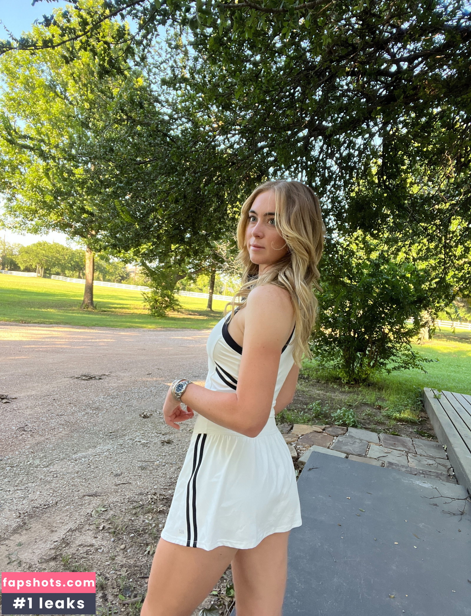 Grace Charis gallery photo #2627