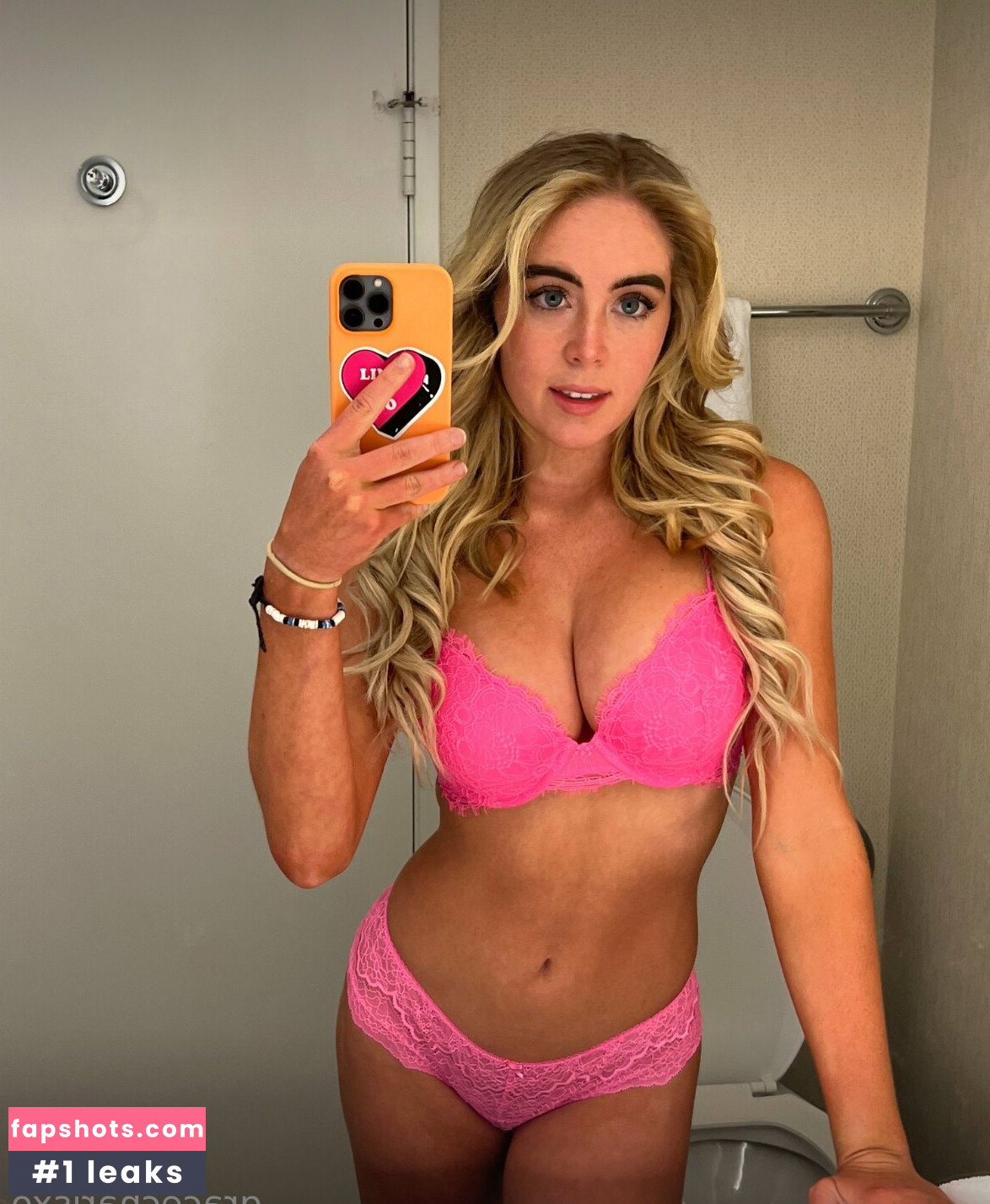 Grace Charis gallery photo #6294