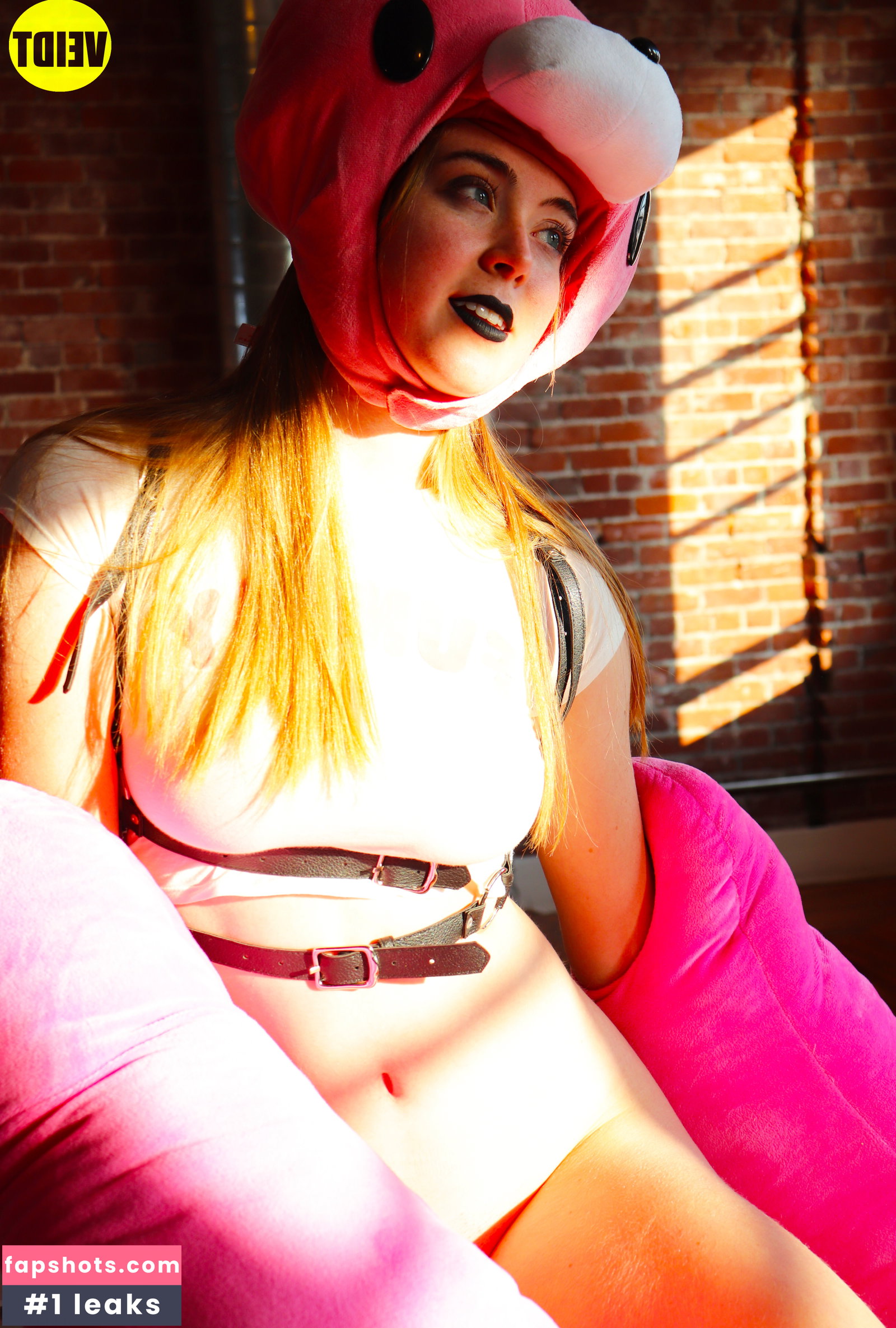 Grace Charis gallery photo #2746