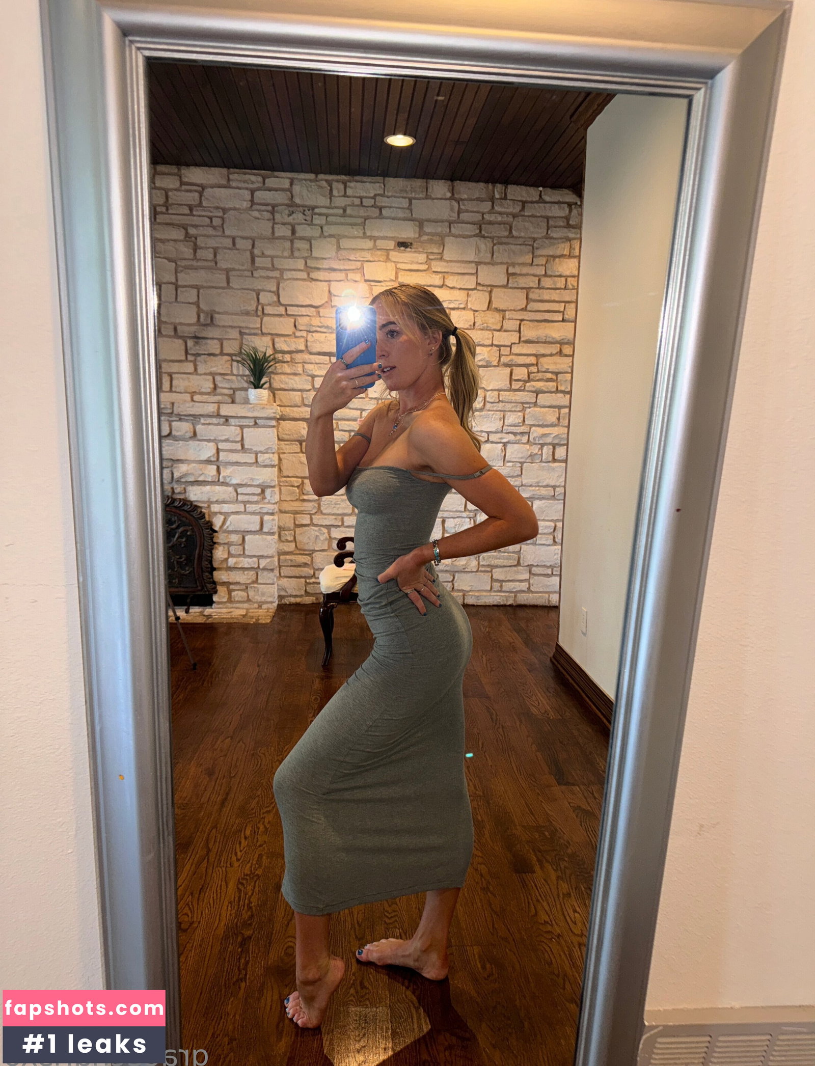 Grace Charis gallery photo #3251