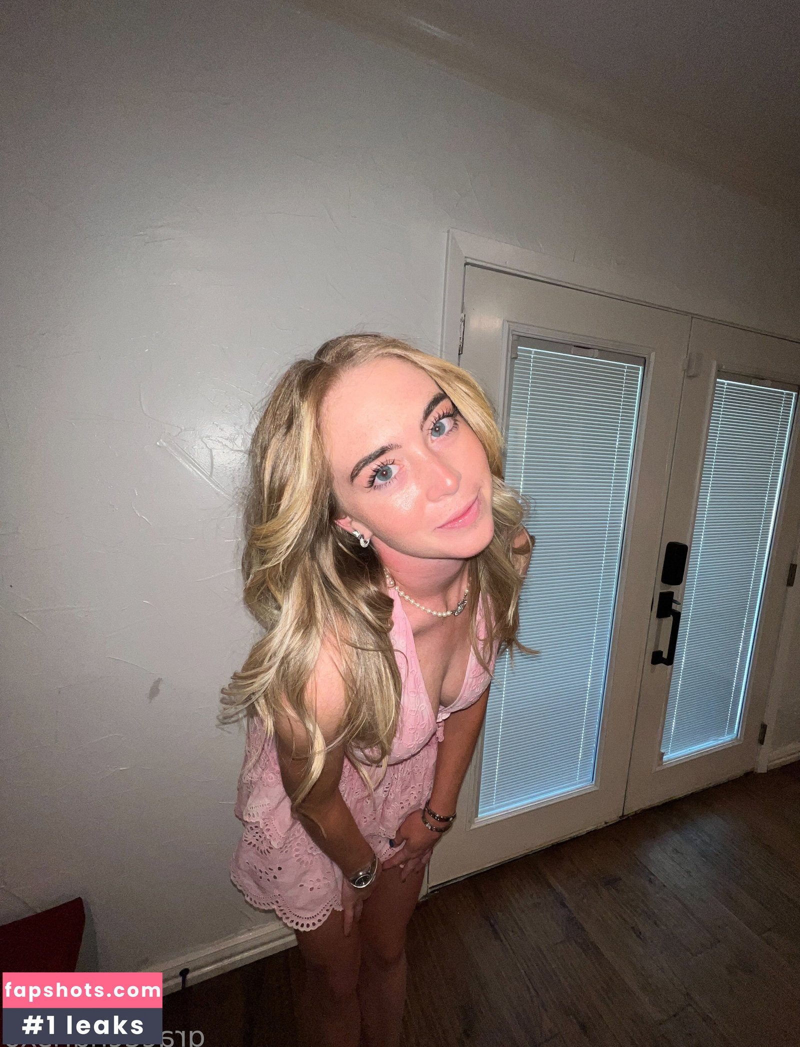 Grace Charis gallery photo #1856