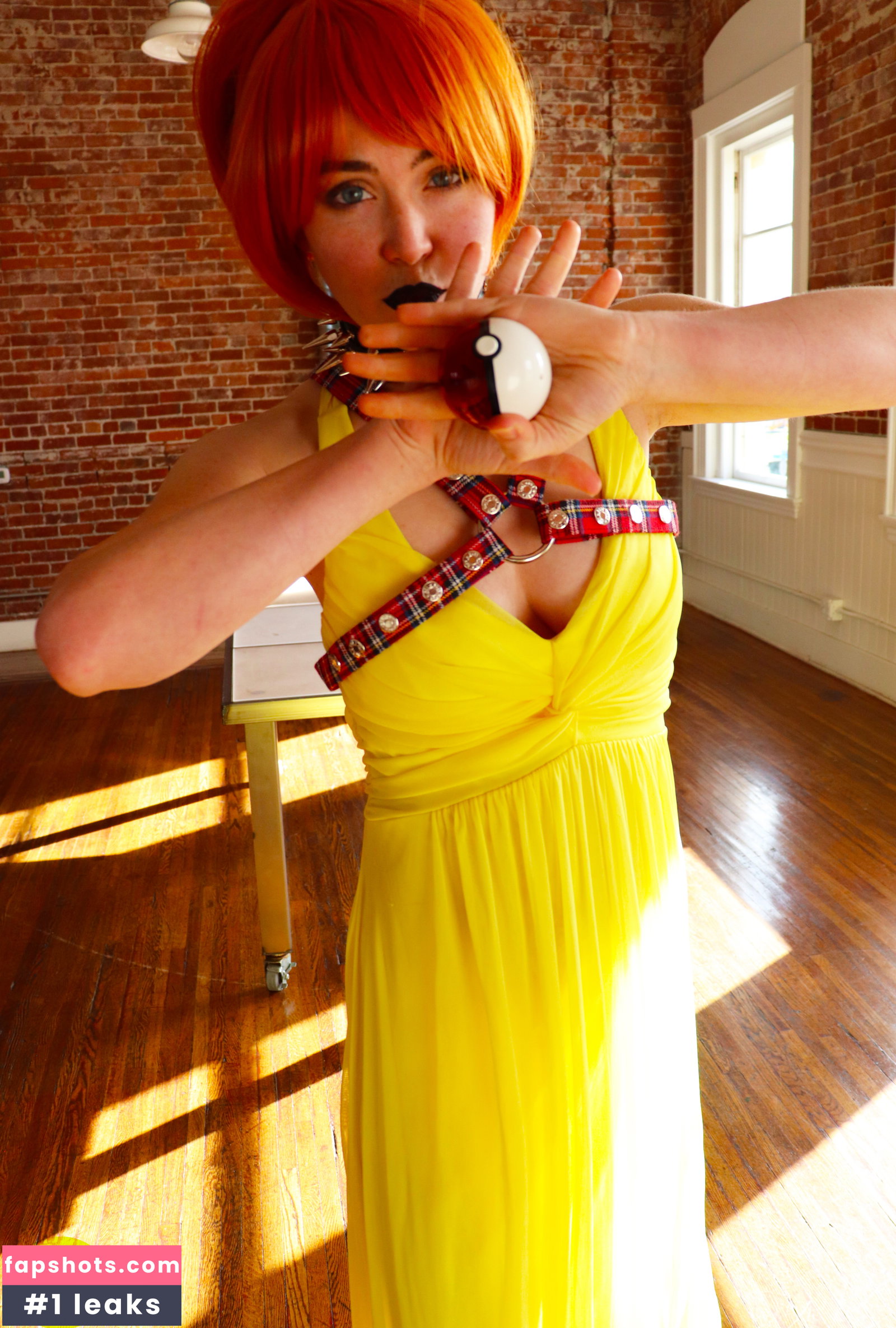 Grace Charis gallery photo #3990