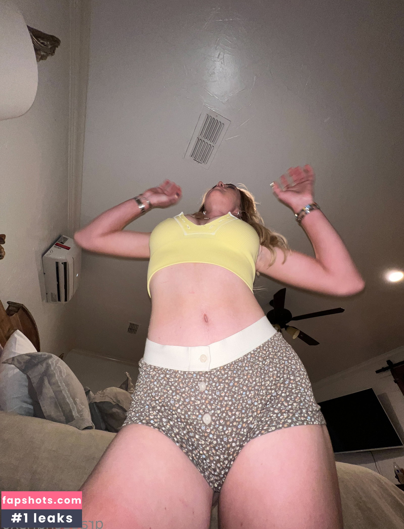 Grace Charis gallery photo #4105