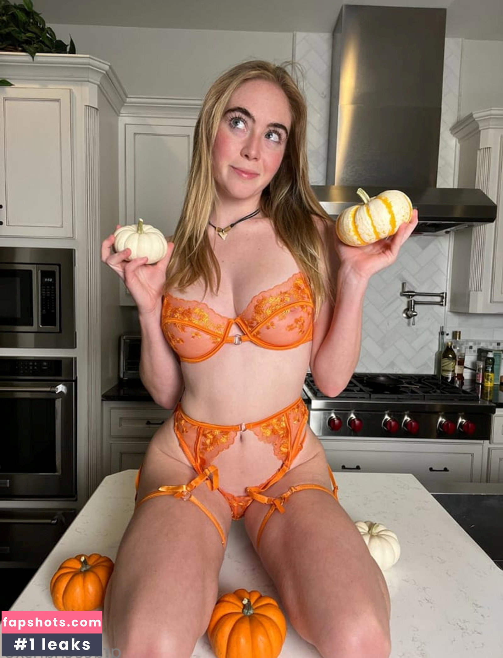 Grace Charis gallery photo #1783