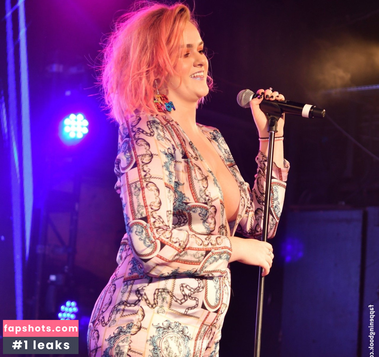 Grace Davies gallery photo #14