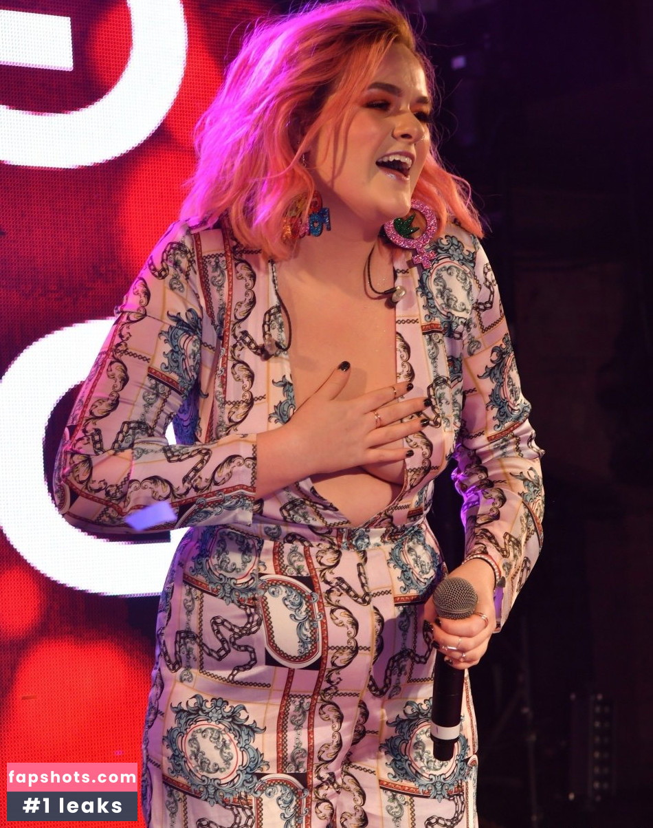 Grace Davies gallery photo #16