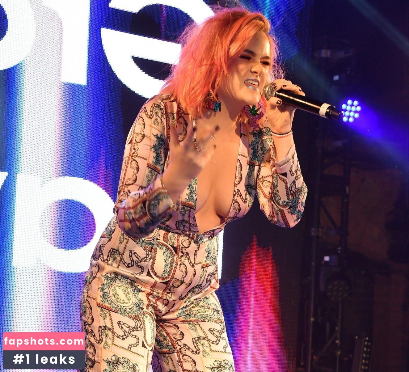 Grace Davies gallery photo #4