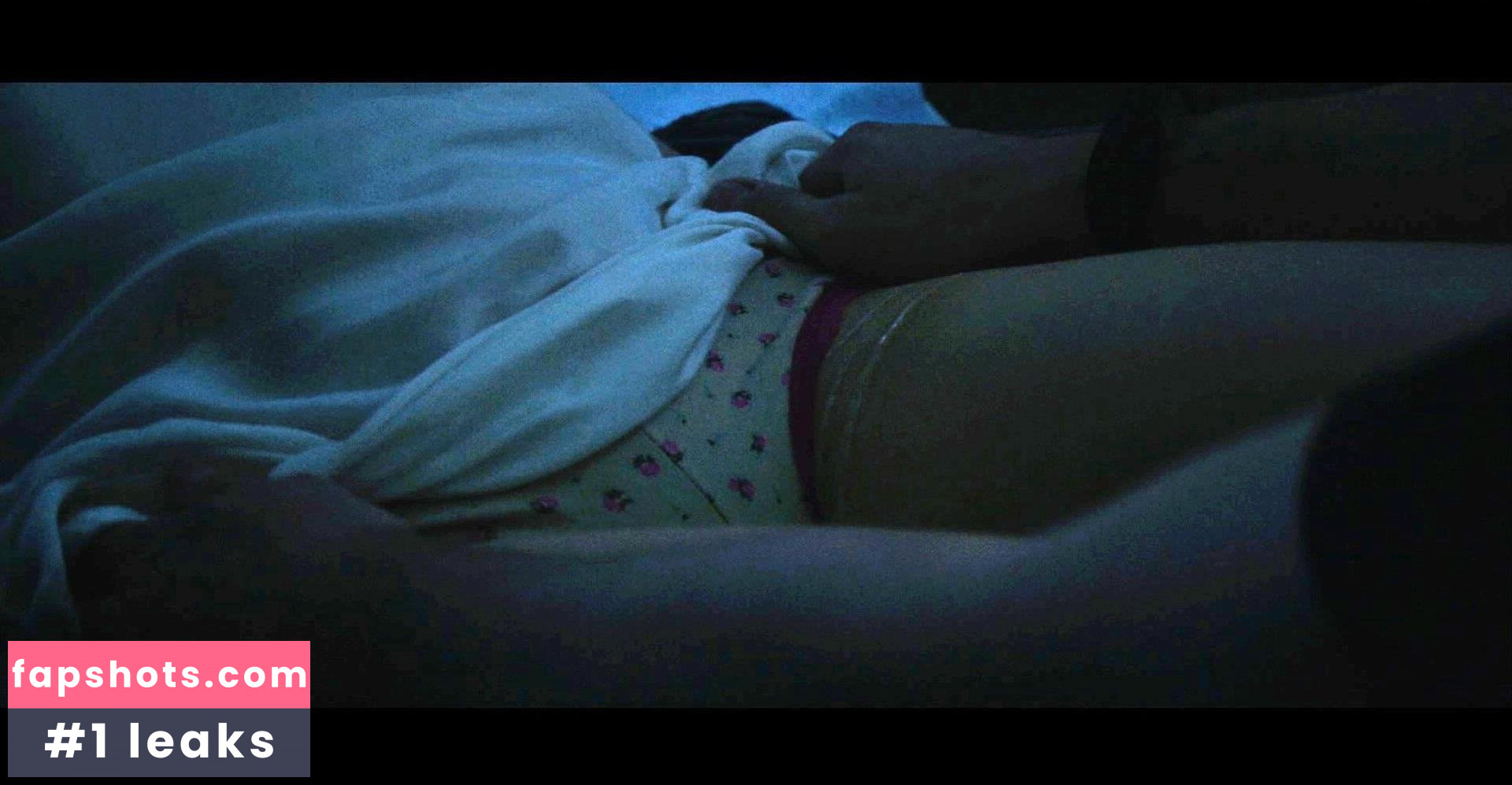 Grace Phipps gallery photo #4