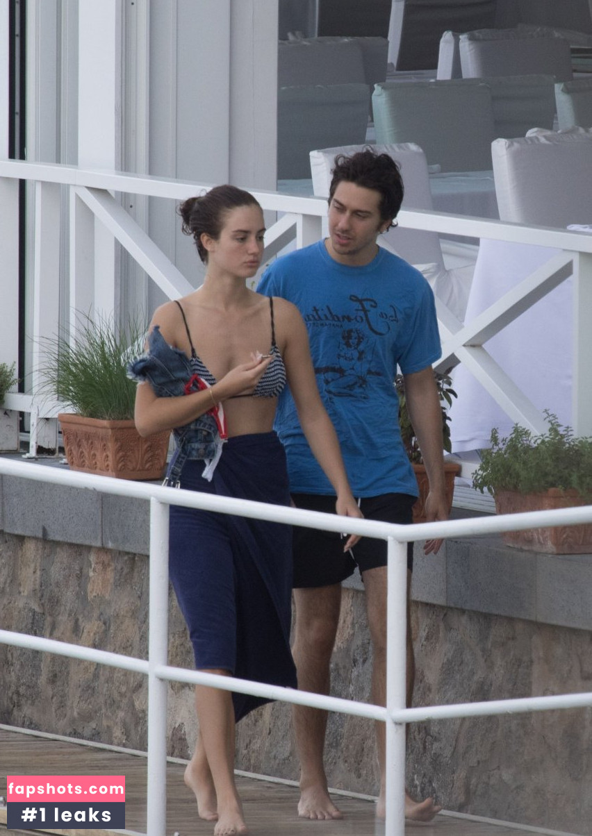 Grace Van Patten gallery photo #56