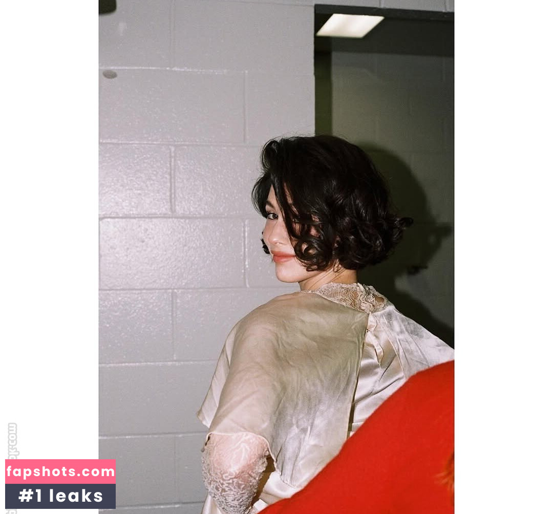 Gracie Abrams gallery photo #150