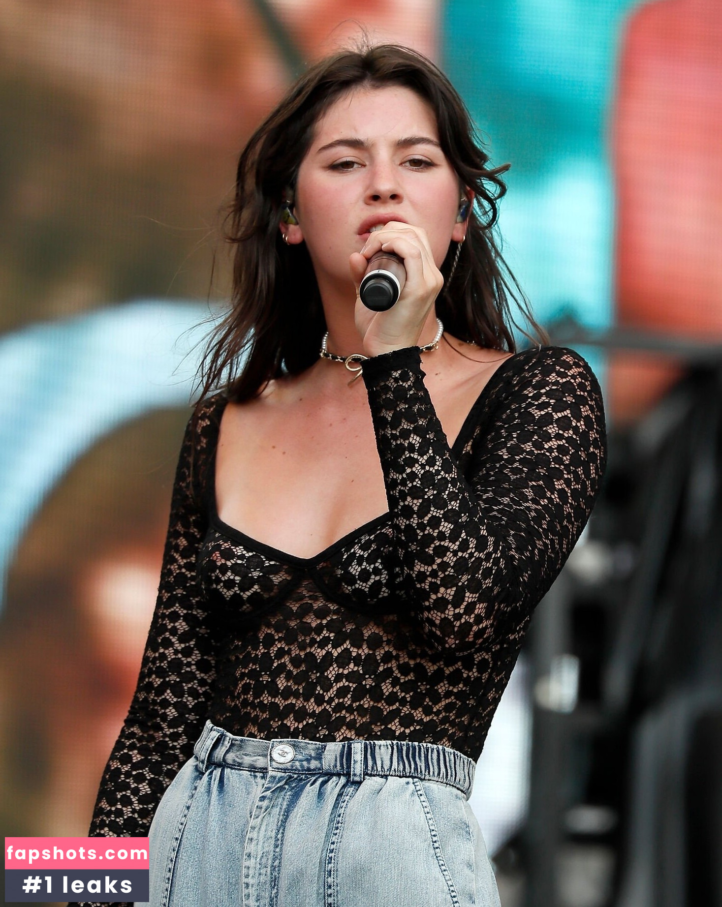 Gracie Abrams gallery photo #153