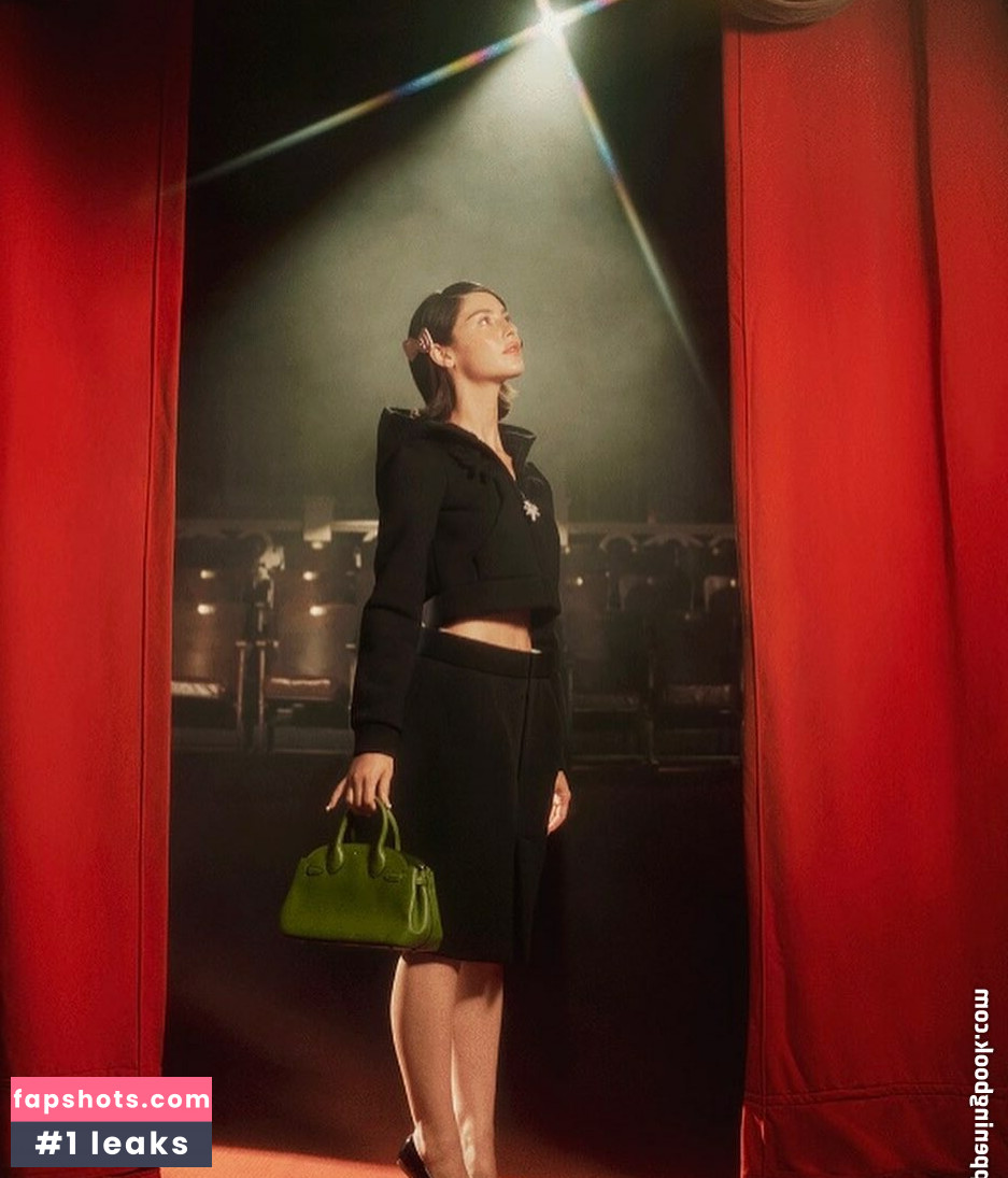 Gracie Abrams gallery photo #177