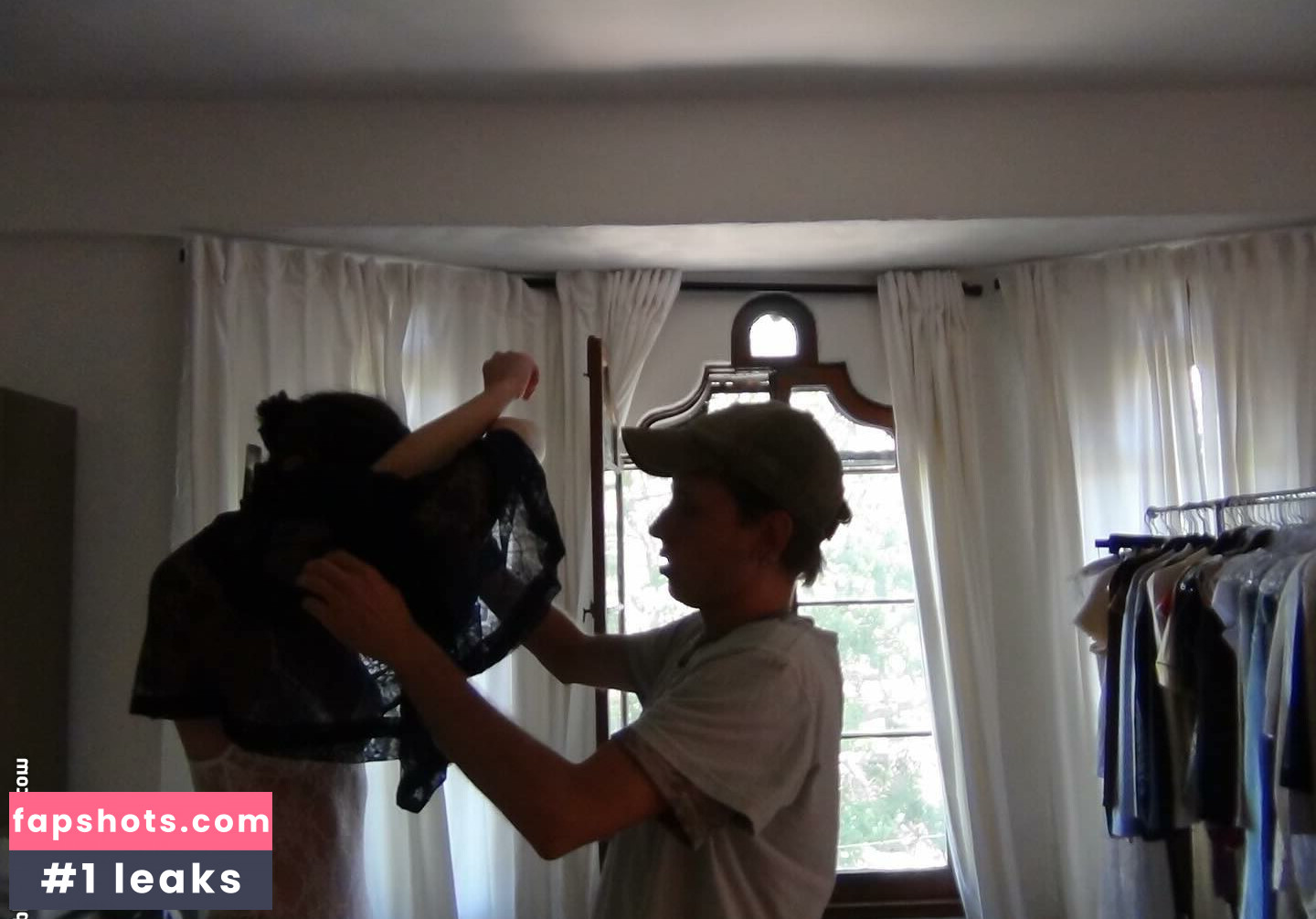 Gracie Abrams gallery photo #182