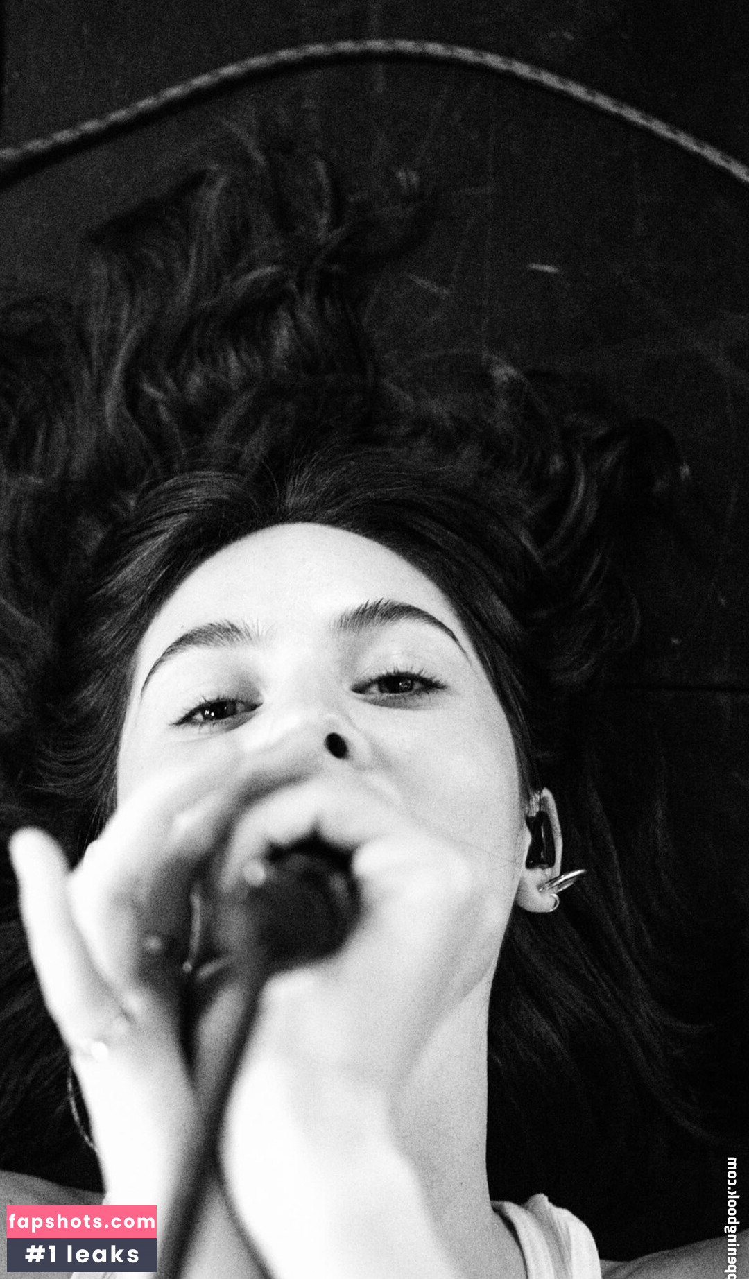 Gracie Abrams gallery photo #210