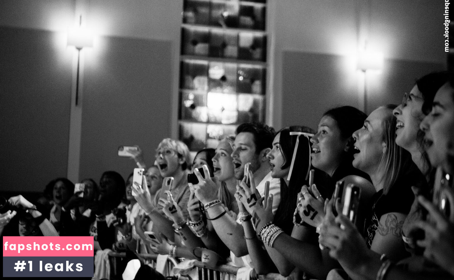 Gracie Abrams gallery photo #214