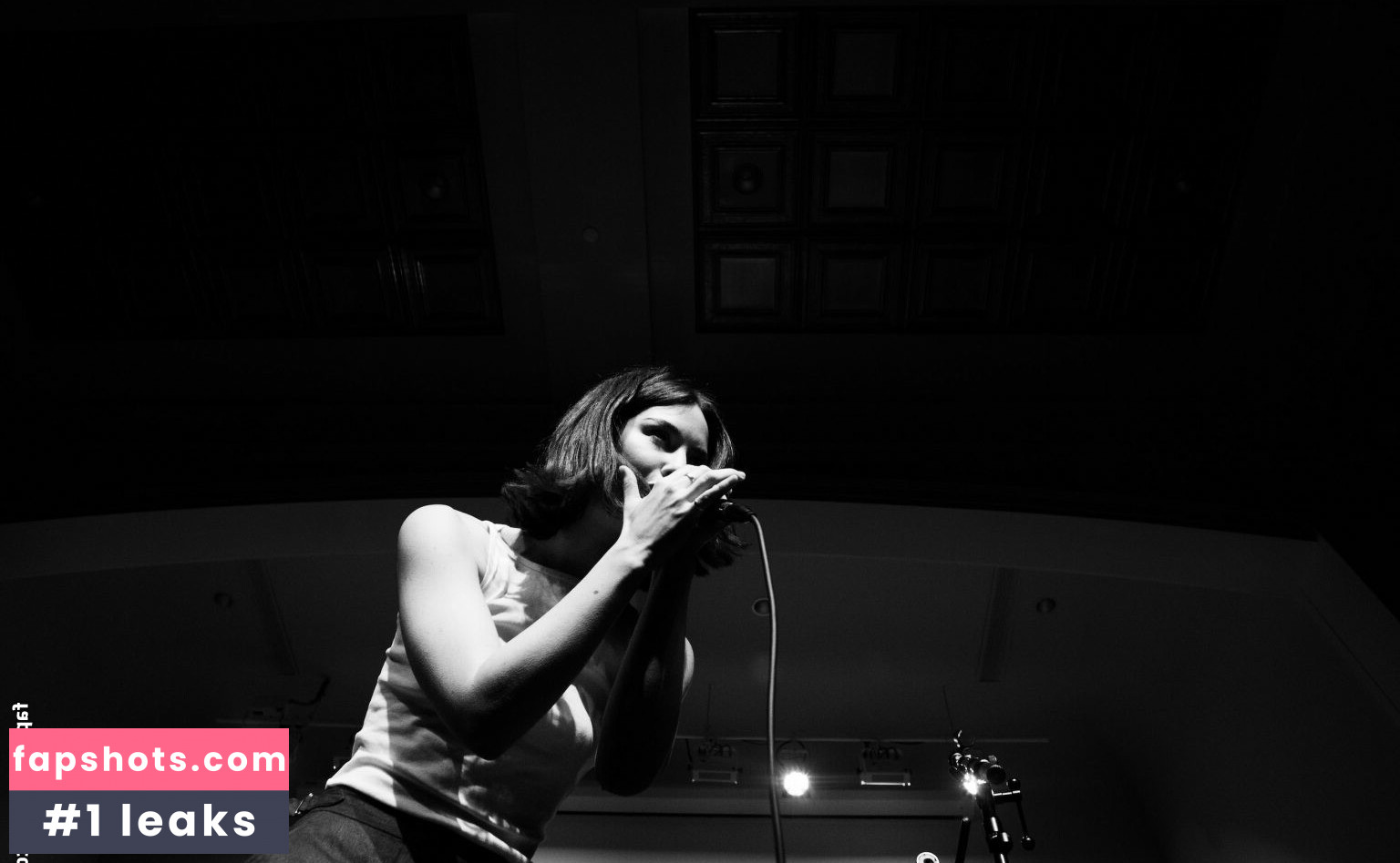 Gracie Abrams gallery photo #218