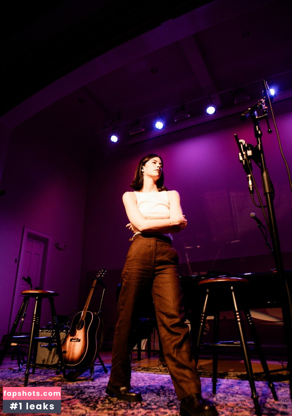 Gracie Abrams gallery photo #221