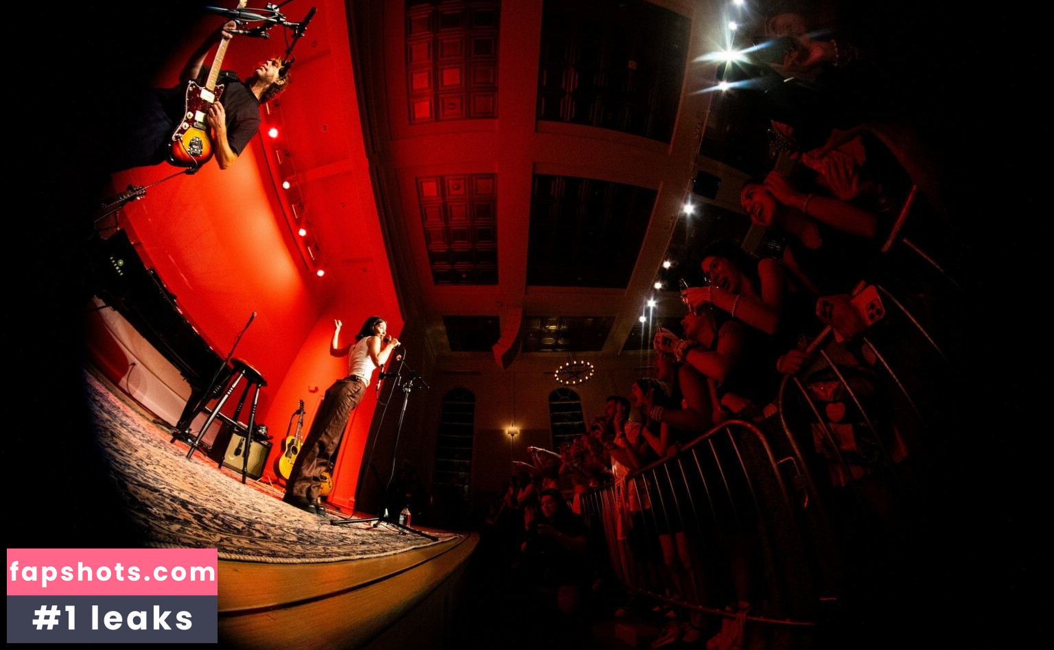 Gracie Abrams gallery photo #223