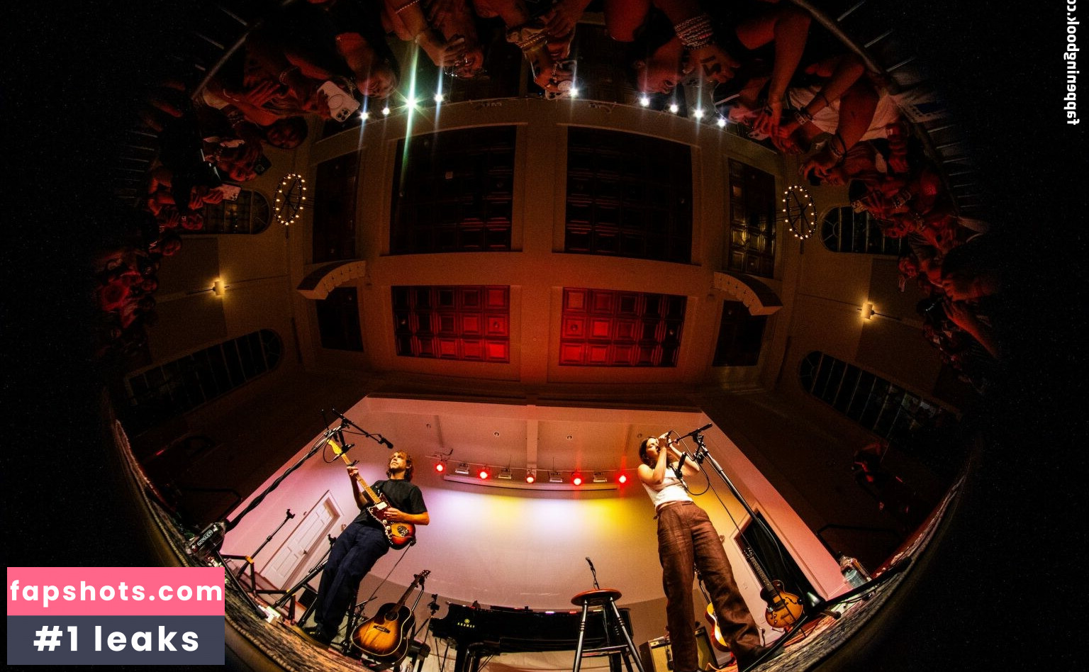 Gracie Abrams gallery photo #229