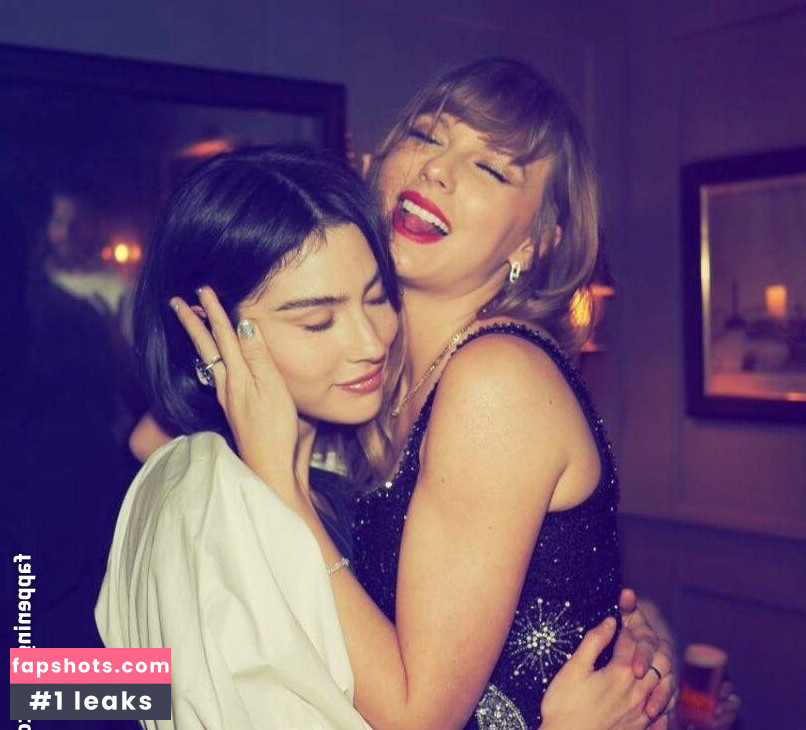 Gracie Abrams gallery photo #24