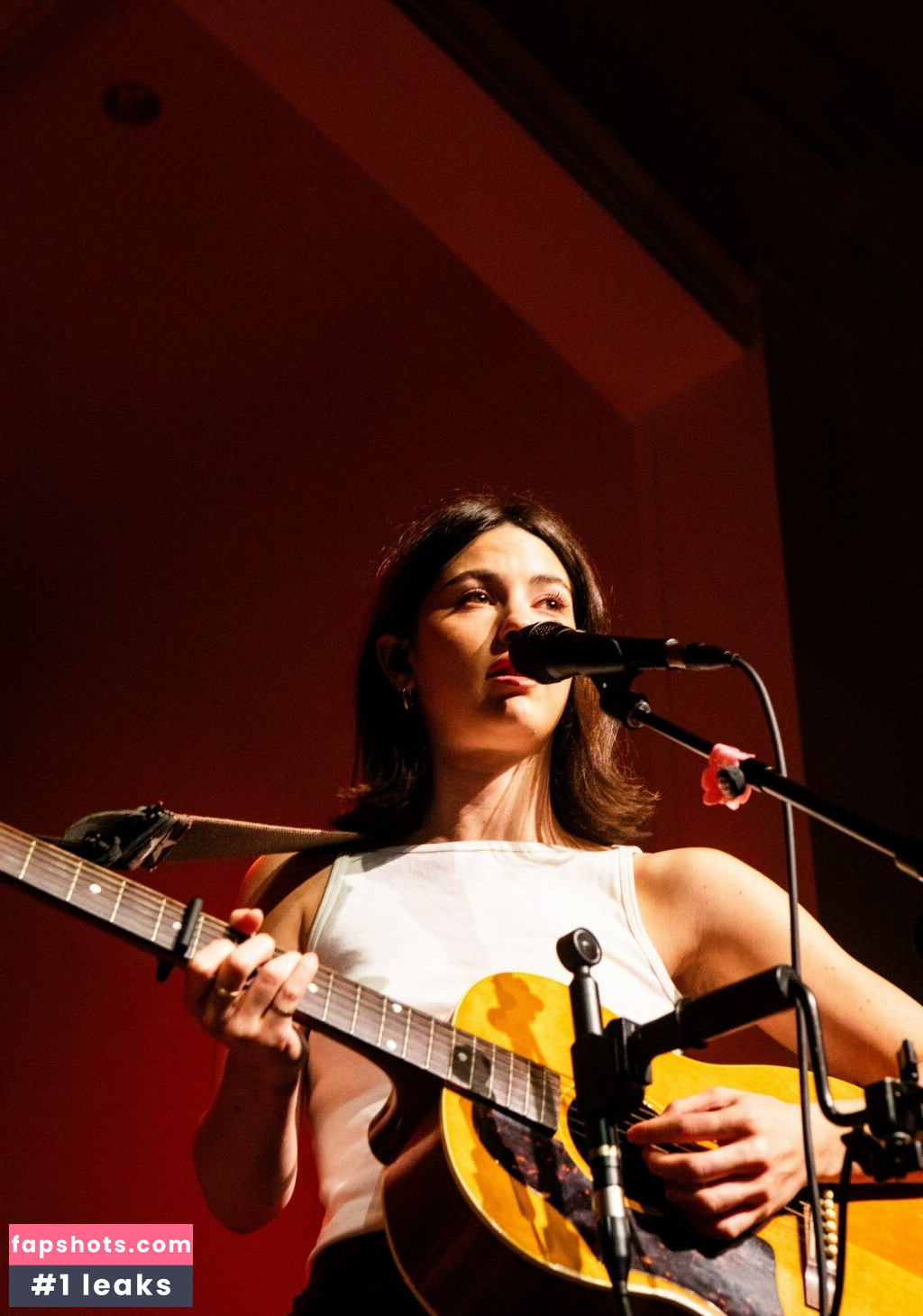 Gracie Abrams gallery photo #231