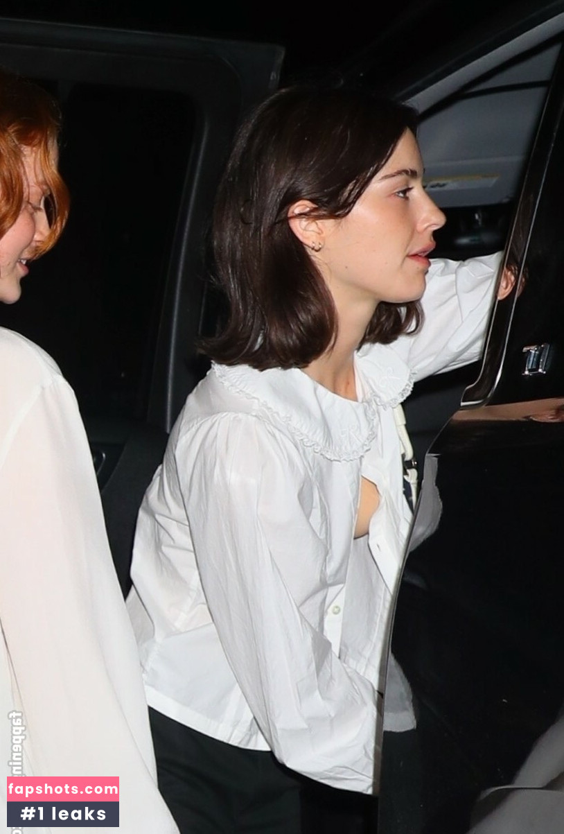 Gracie Abrams gallery photo #243