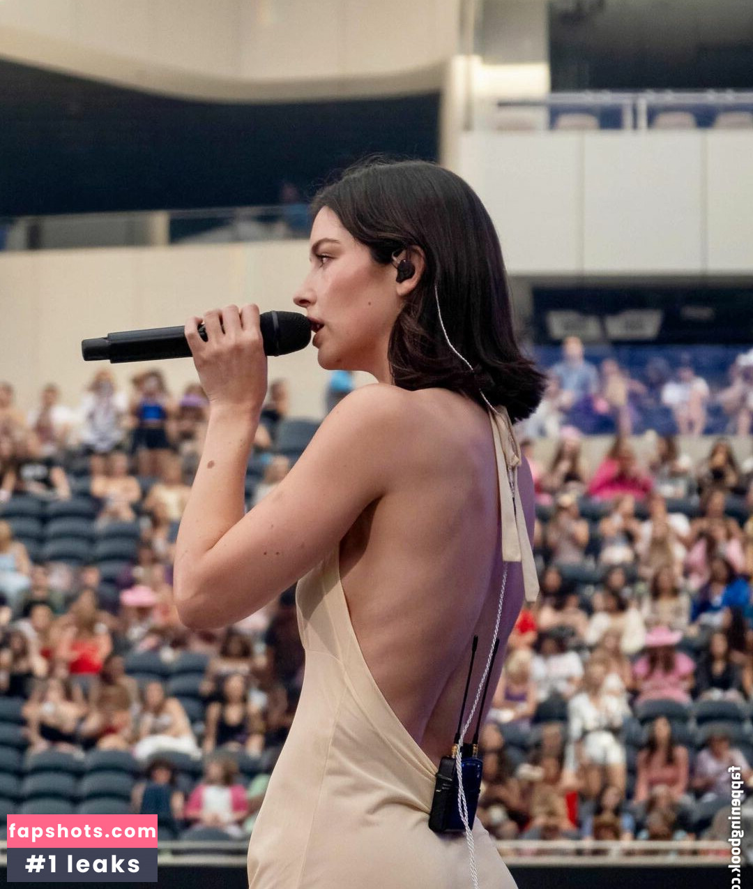 Gracie Abrams gallery photo #262