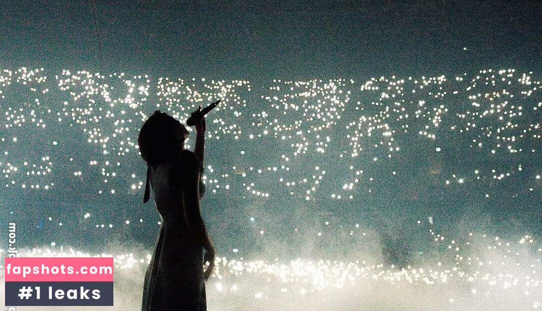 Gracie Abrams gallery photo #28