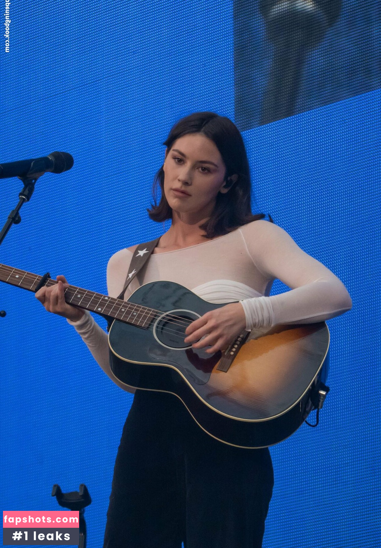 Gracie Abrams gallery photo #280