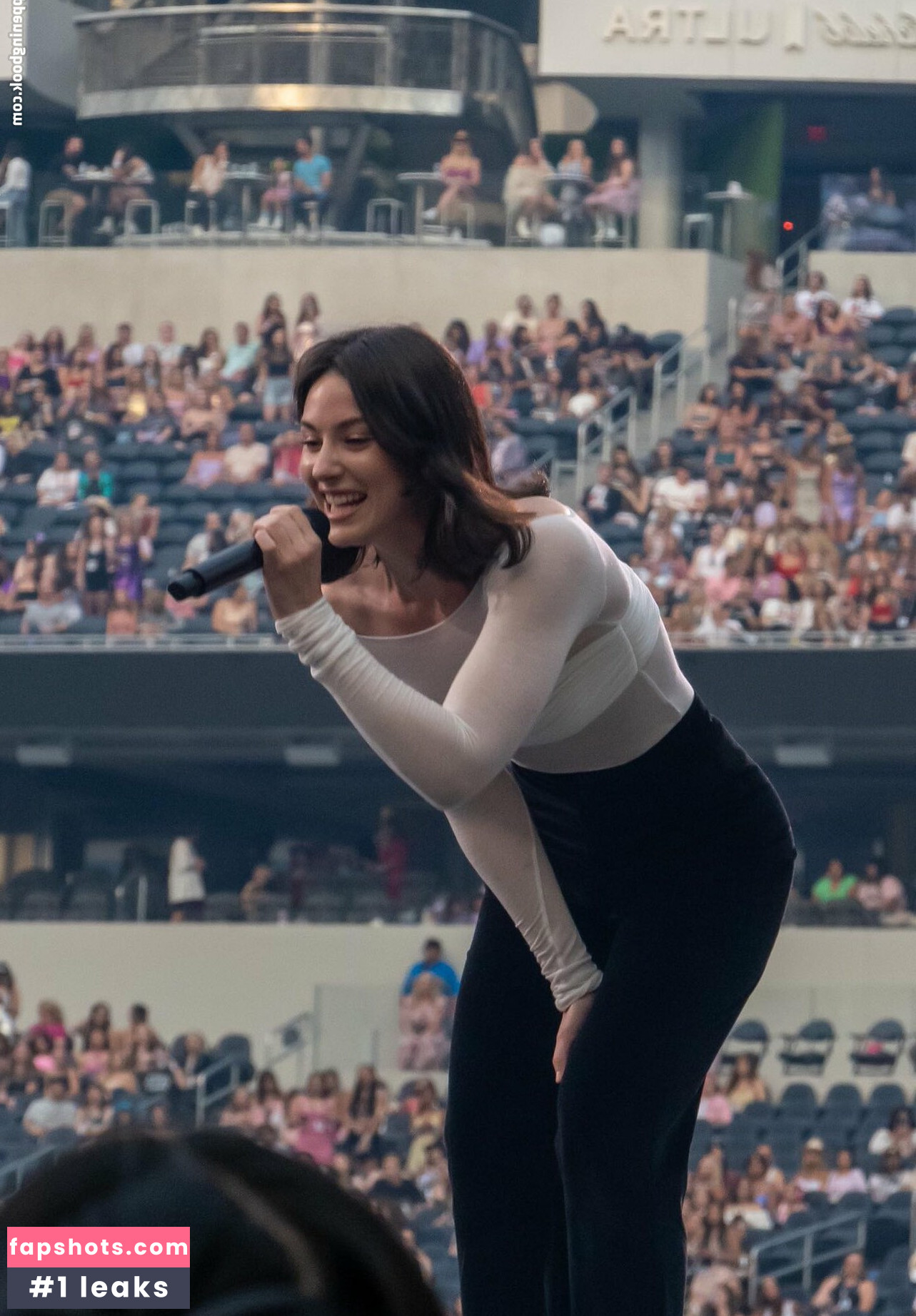 Gracie Abrams gallery photo #281