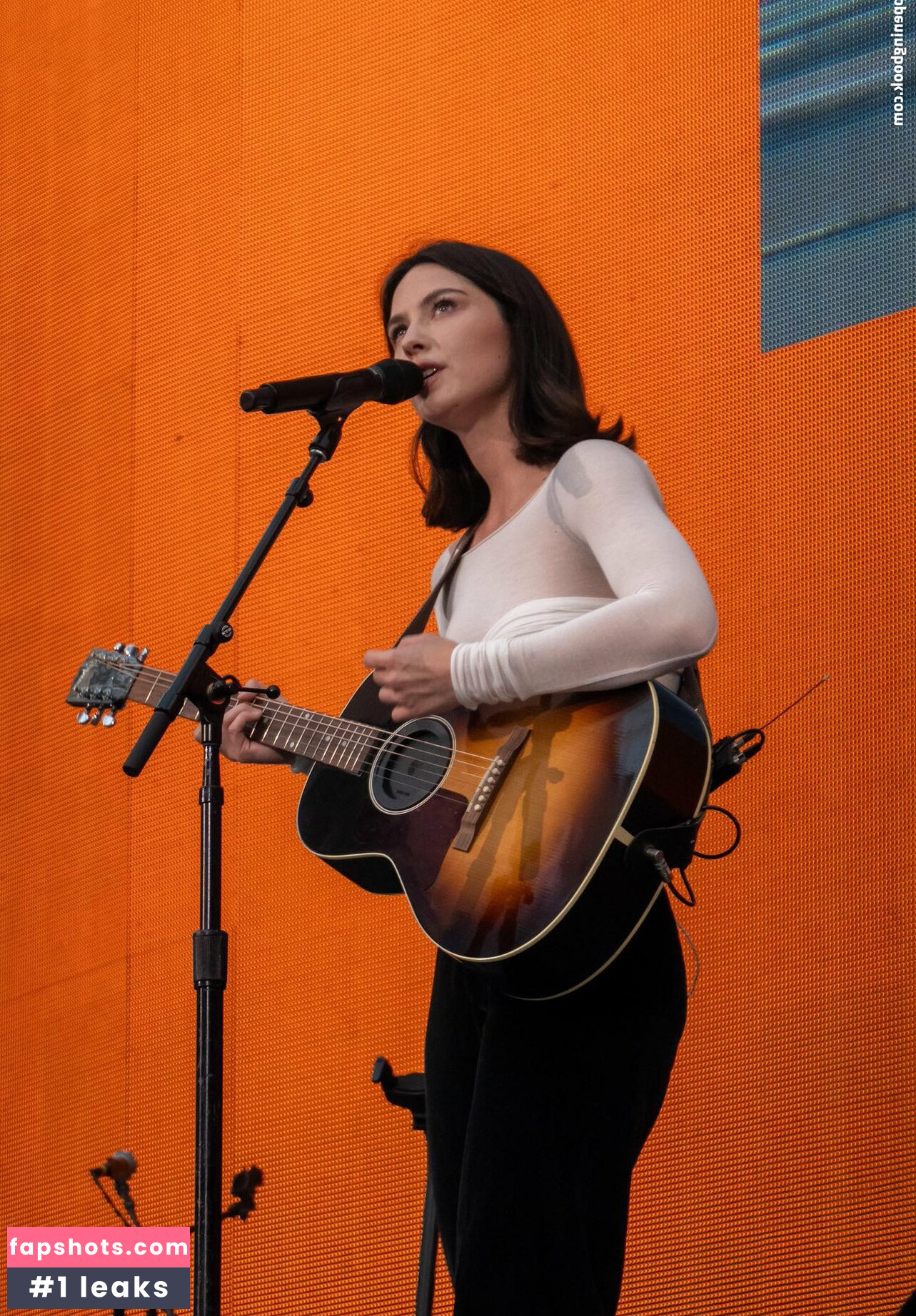 Gracie Abrams gallery photo #282