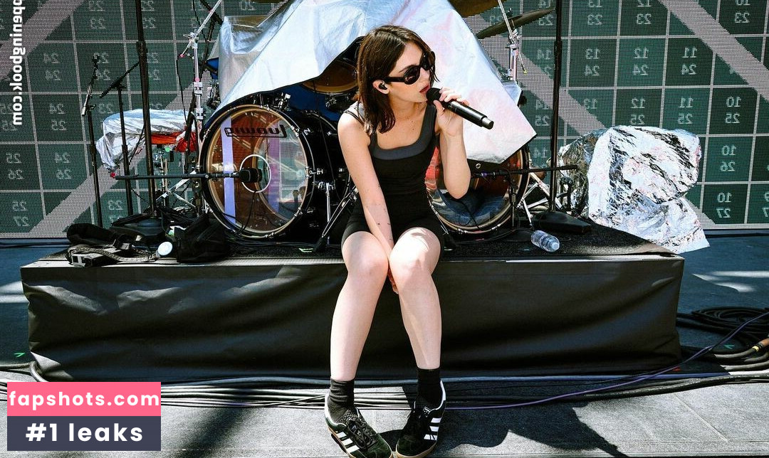 Gracie Abrams gallery photo #289