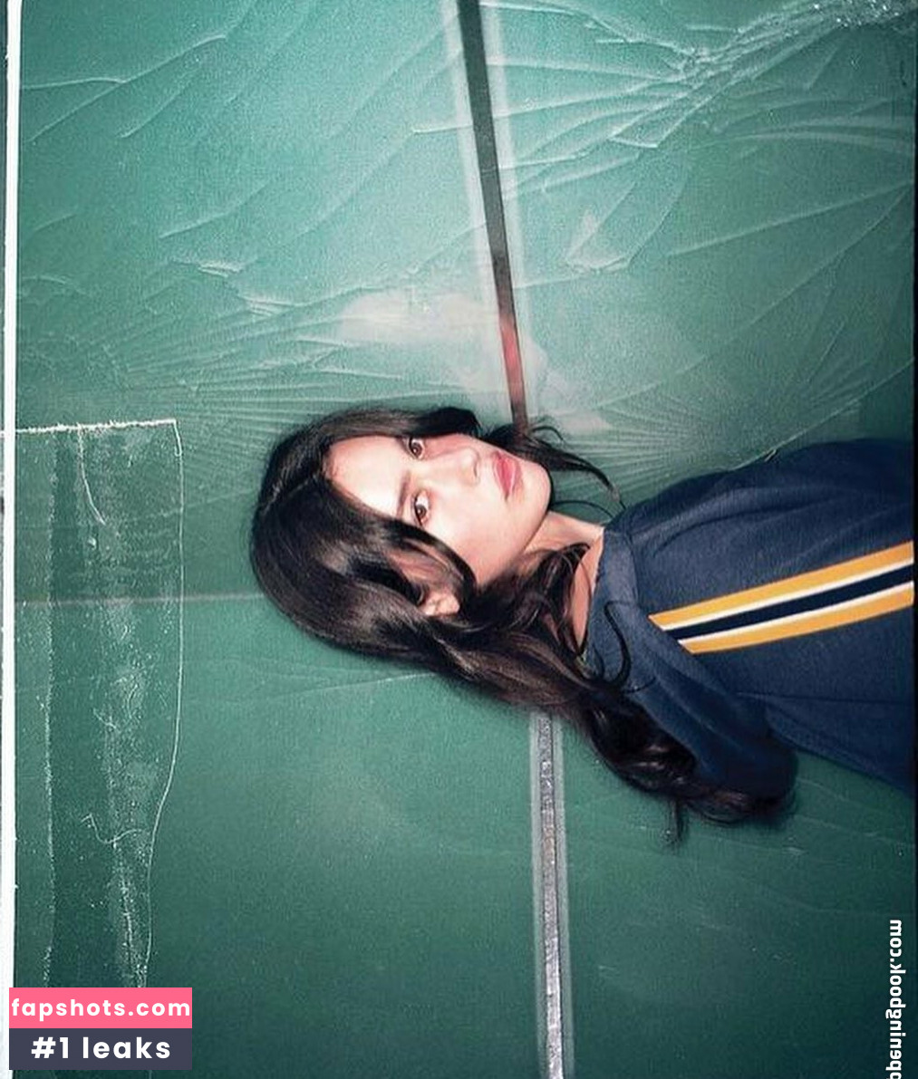 Gracie Abrams gallery photo #307