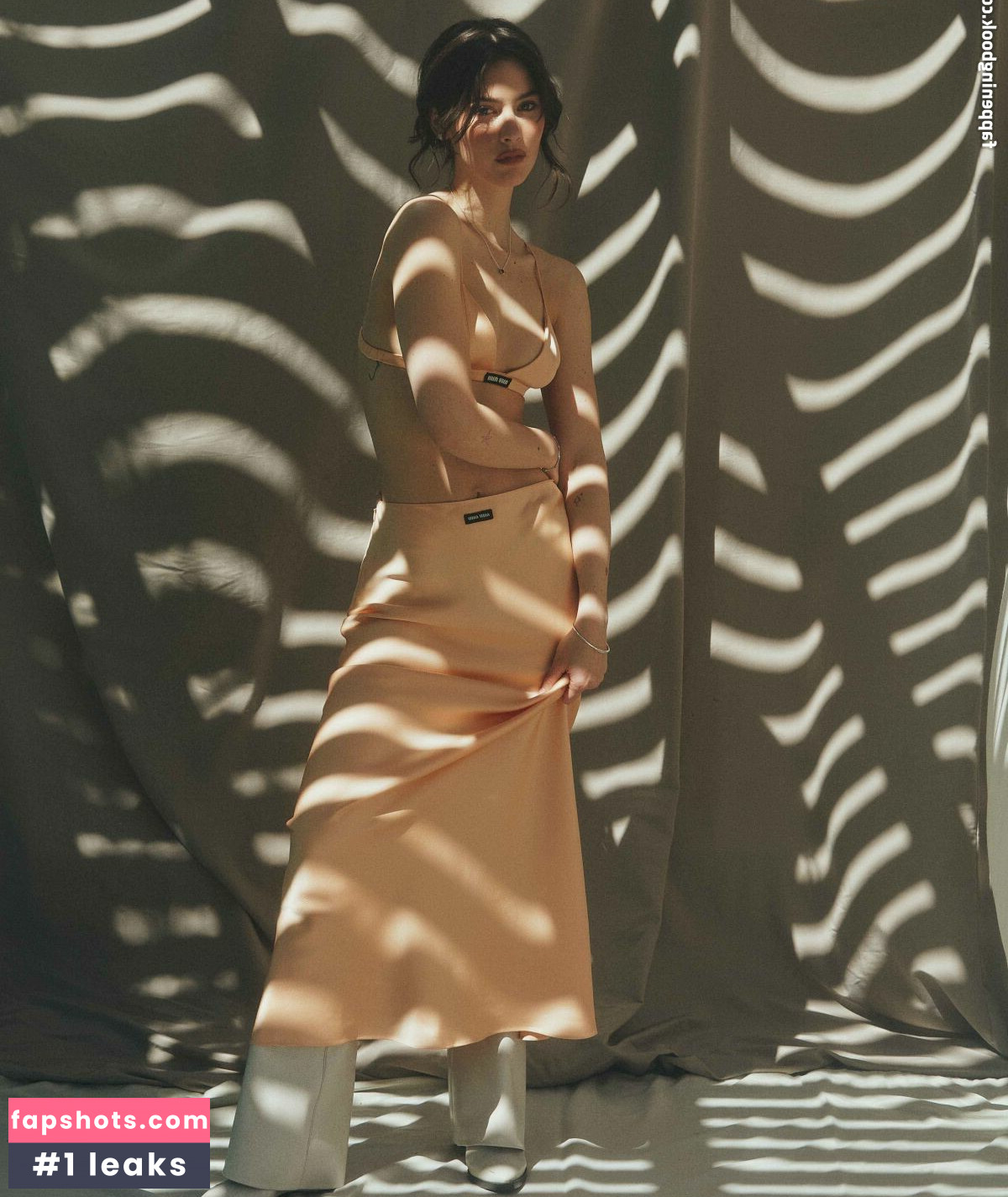 Gracie Abrams gallery photo #311