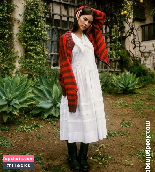 Gracie Abrams gallery photo #330