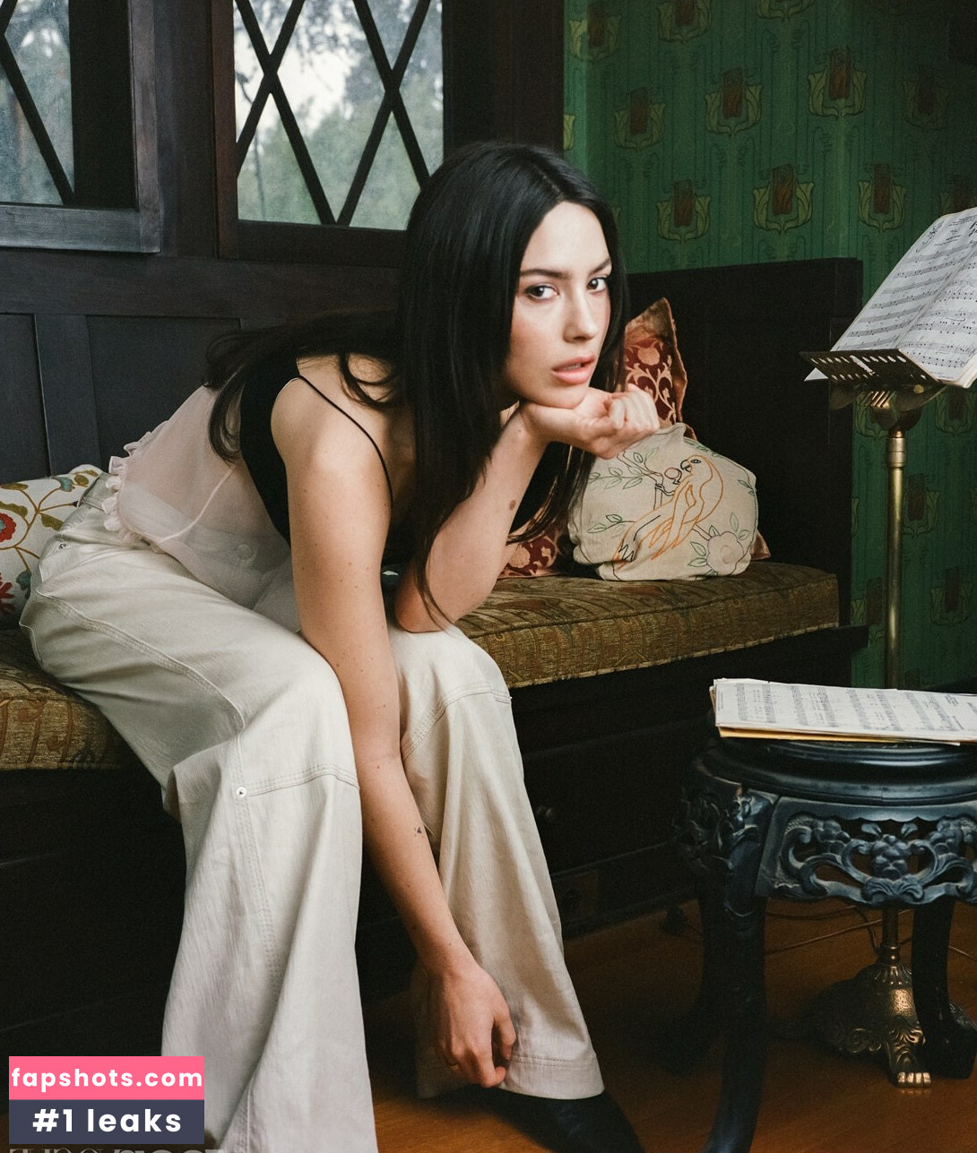 Gracie Abrams gallery photo #332