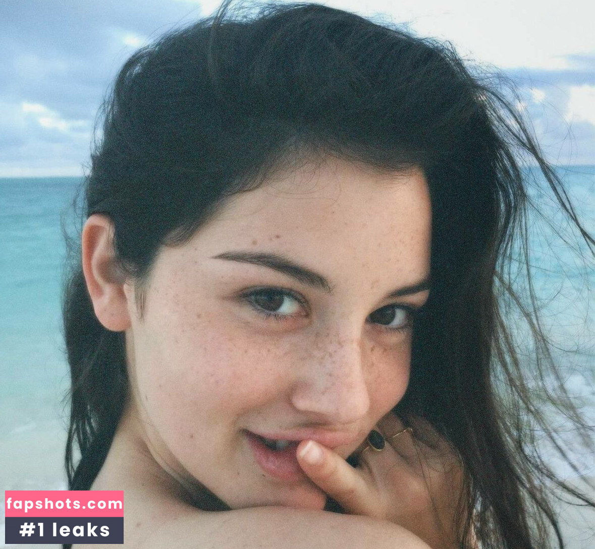 Gracie Abrams gallery photo #36