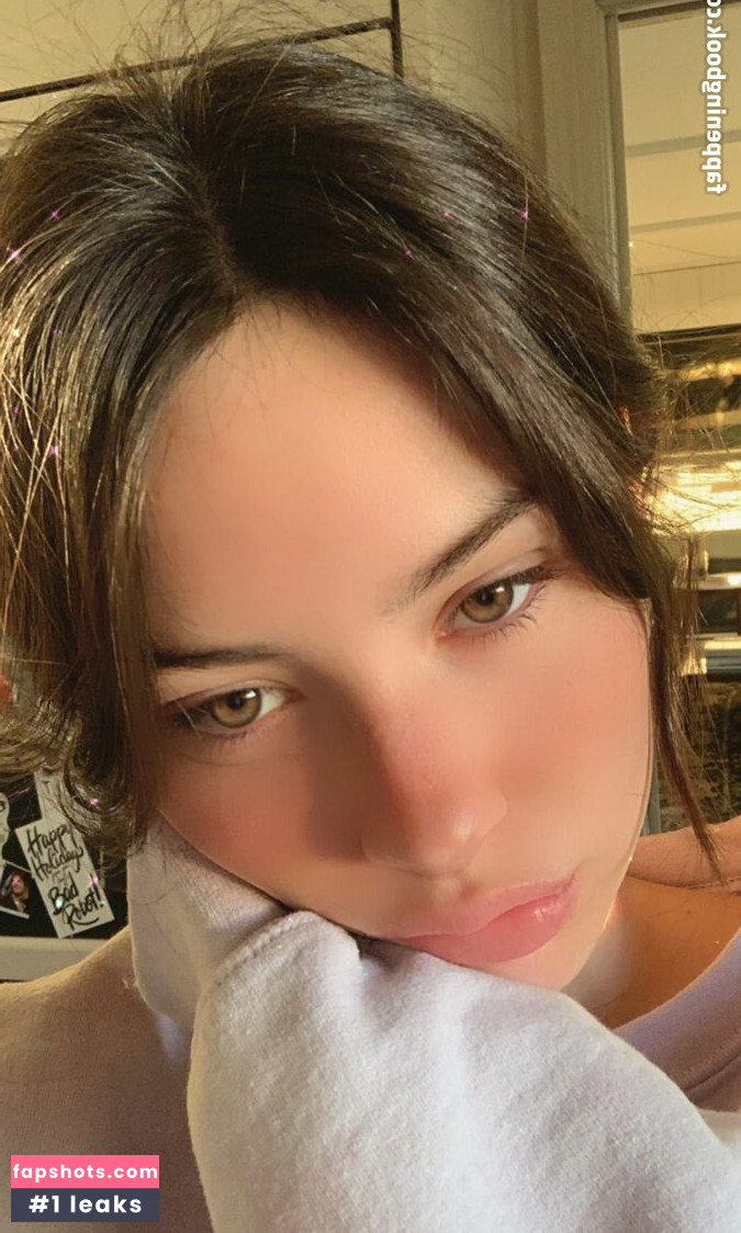 Gracie Abrams gallery photo #357