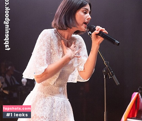 Gracie Abrams gallery photo #6