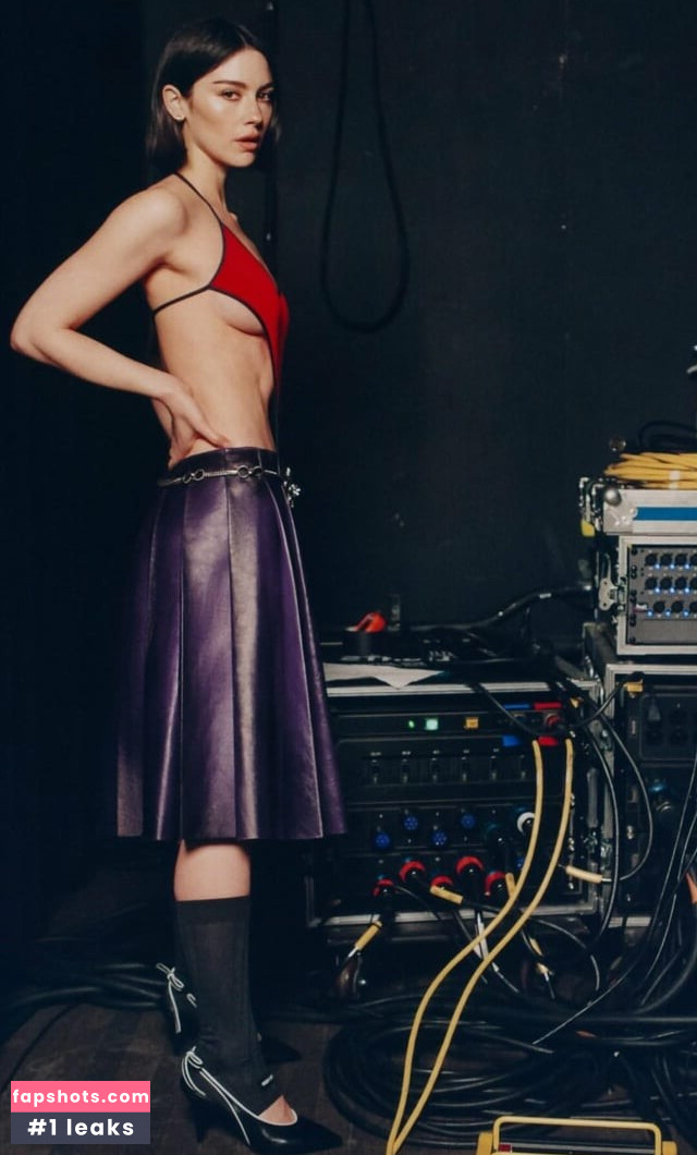 Gracie Abrams gallery photo #60