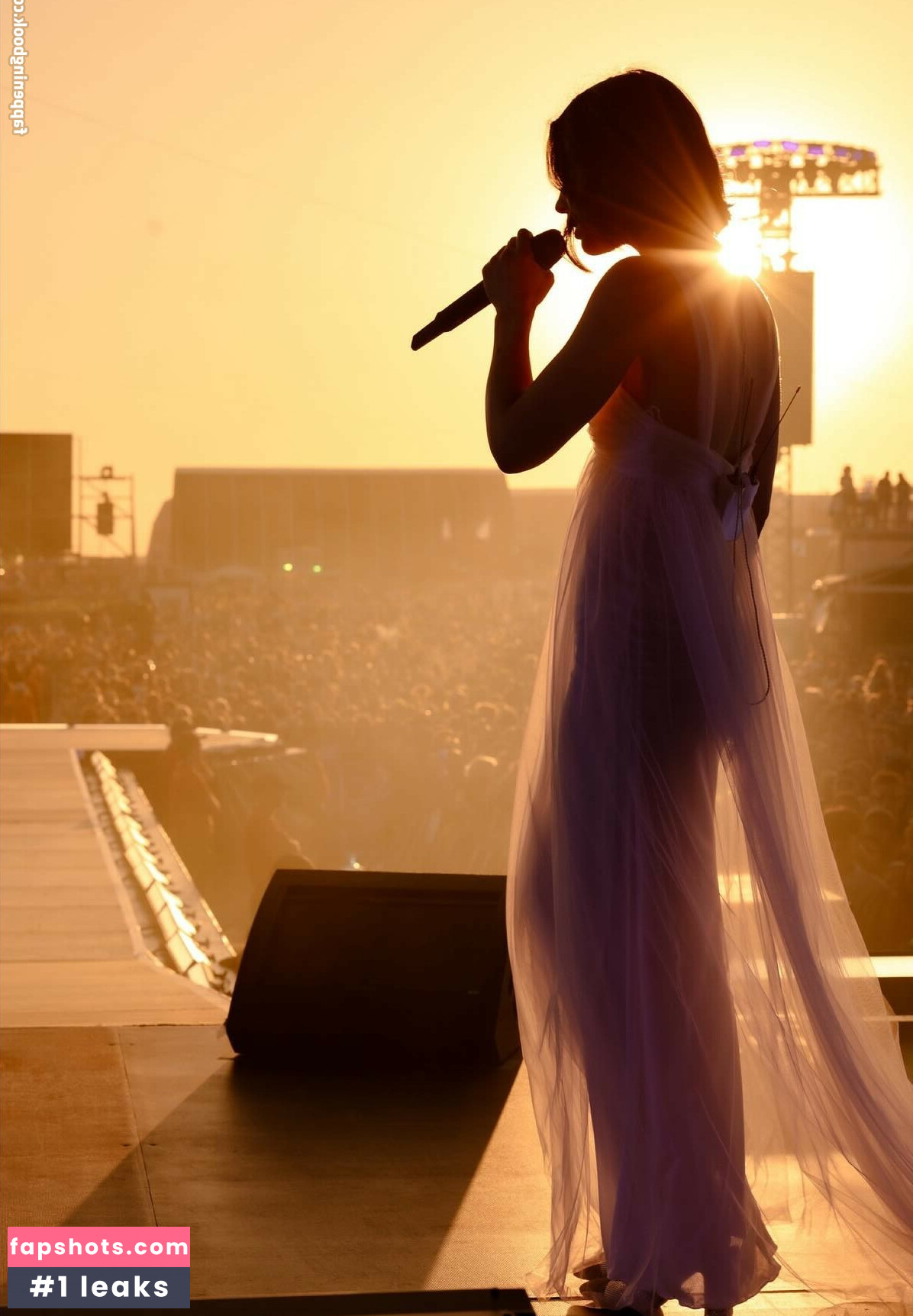 Gracie Abrams gallery photo #74