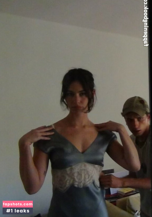 Gracie Abrams gallery photo #77