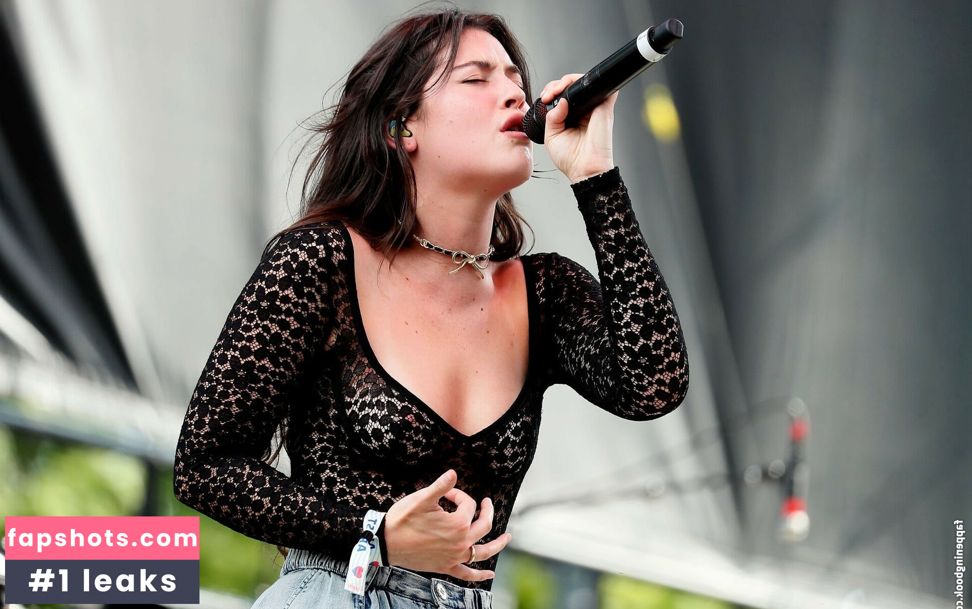 Gracie Abrams gallery photo #84