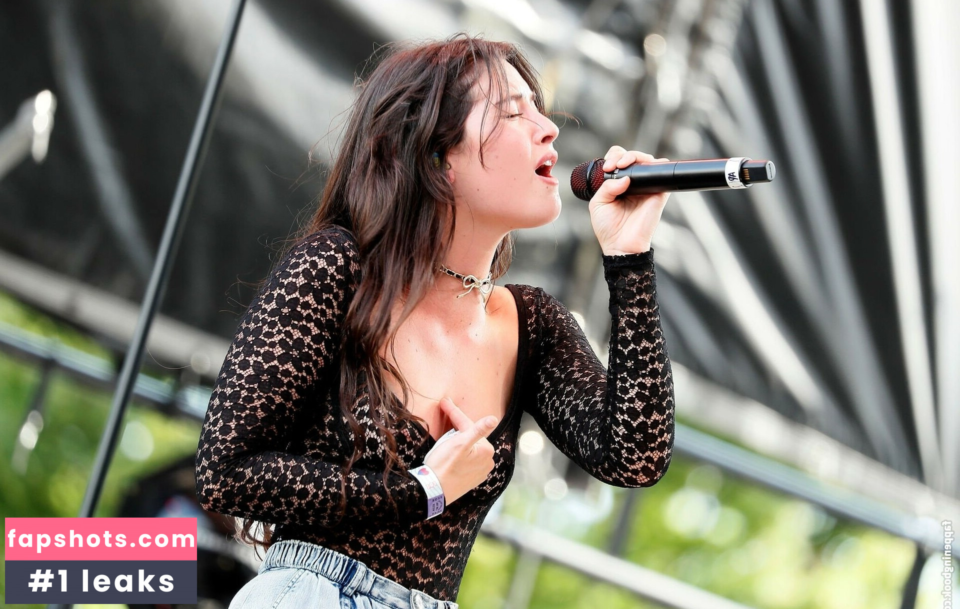 Gracie Abrams gallery photo #87