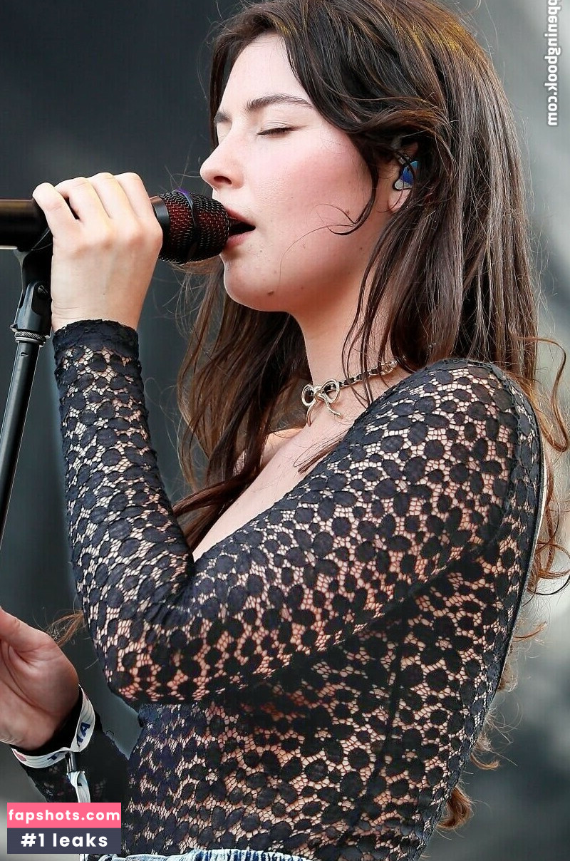 Gracie Abrams gallery photo #88