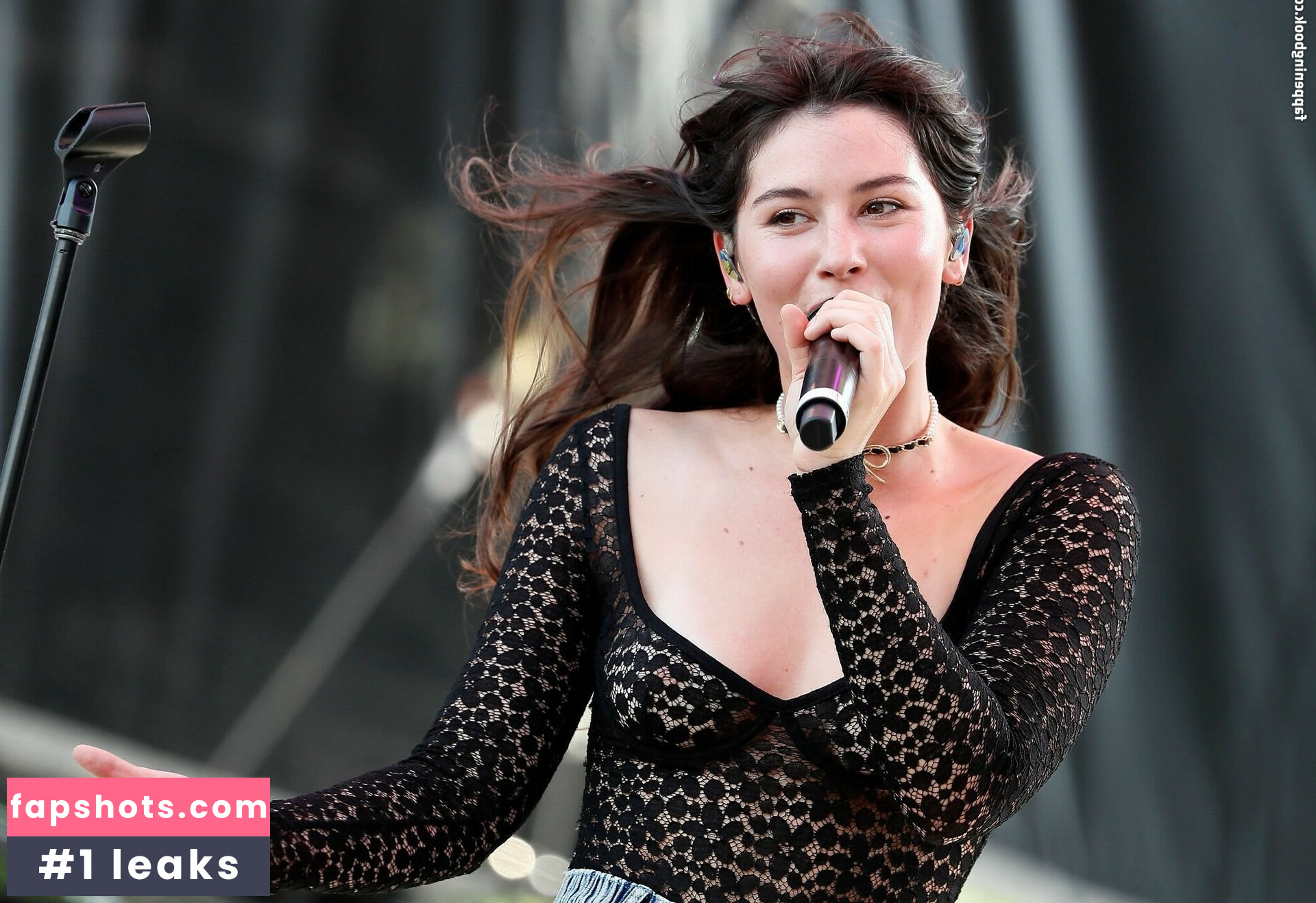 Gracie Abrams gallery photo #94