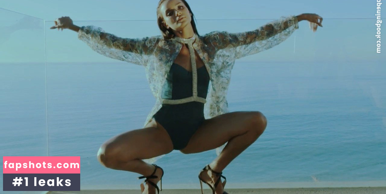 Gracie Carvalho gallery photo #22