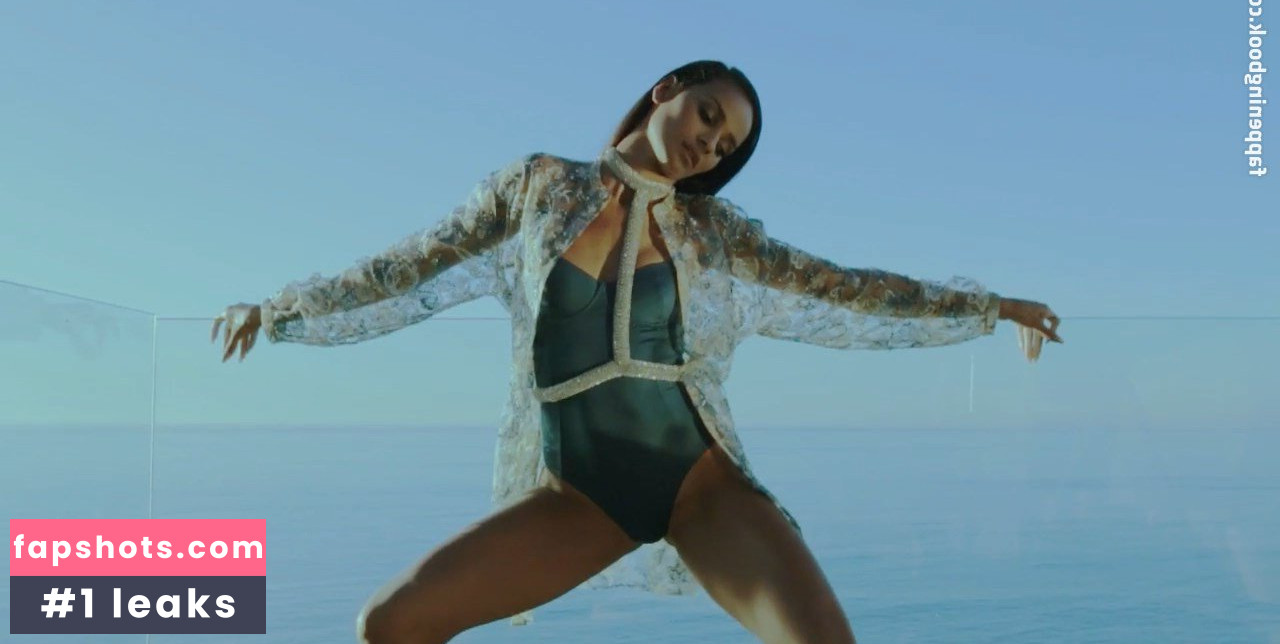 Gracie Carvalho gallery photo #23