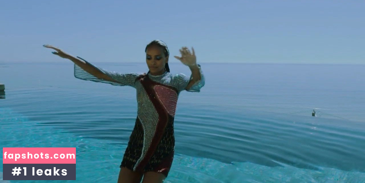 Gracie Carvalho gallery photo #26